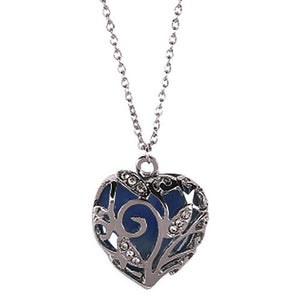 Glow in Dark Women Necklace Hollow Out Heart Crystal Pendant Luminous Necklace New Fashion Decoration Jewelry Gift
