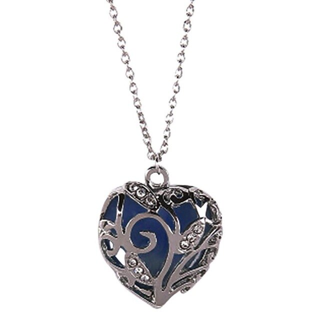 Glow in Dark Women Necklace Hollow Out Heart Crystal Pendant Luminous Necklace New Fashion Decoration Jewelry Gift