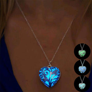 Heart Shape Hollow Pendant Glowing in the Dark Necklace For Women Crystal Luminous Necklace Jewelry Wholesale Christmas Gifts
